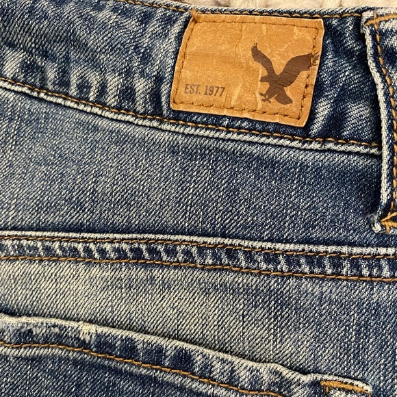 American Eagle Outfitters “Hi-Rise” Festival Jean Shorts - Size 4 - Picture 4 of 12